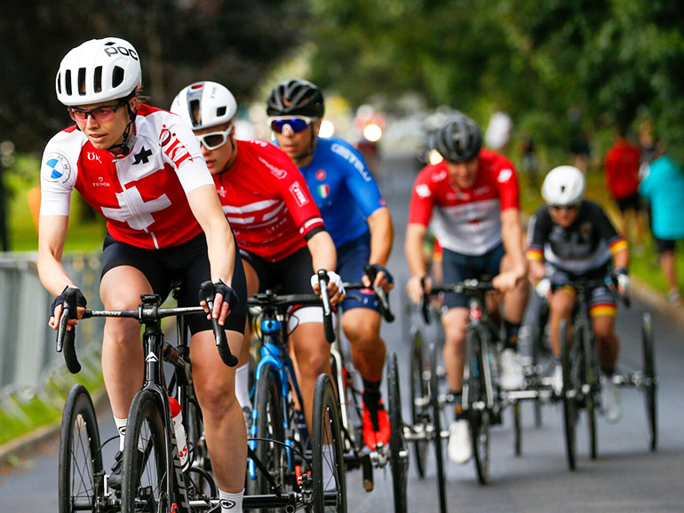 Cyclists and paracyclists 