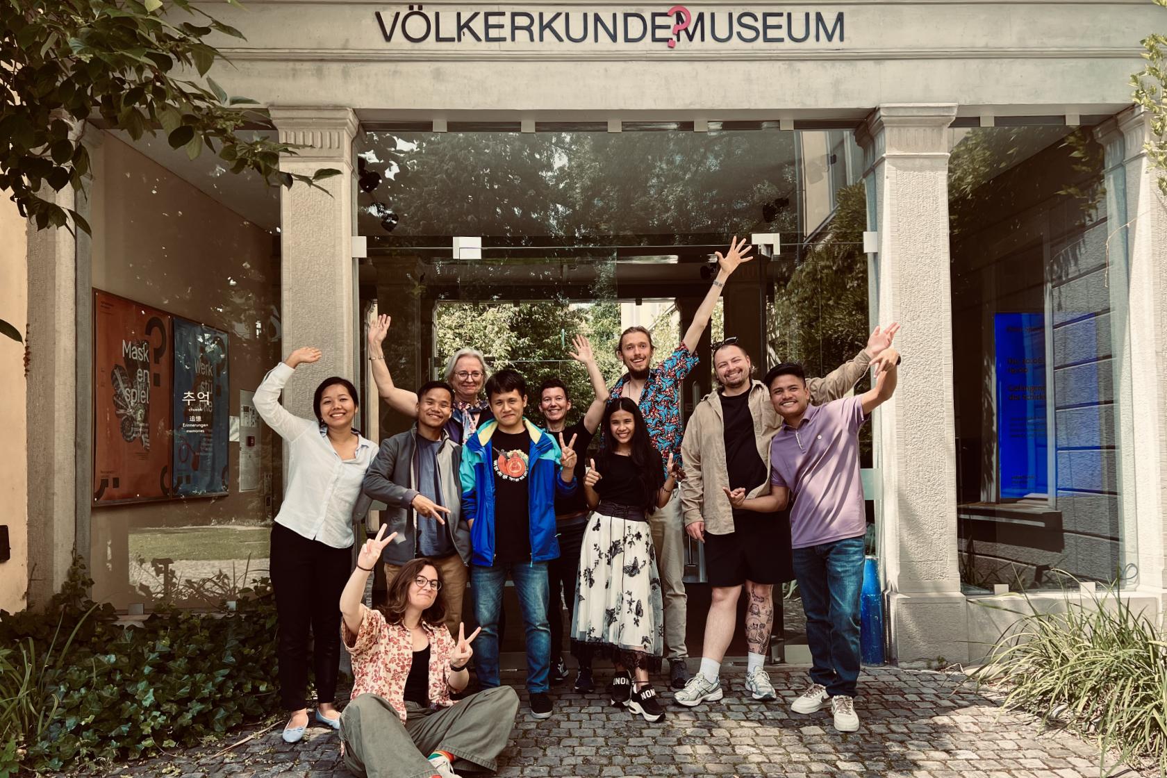 The project team in front of the museum entrance (left to right): Zing Ruat Par Bawm, Ana Riciard, Thongpong Mro, Mareile Flitsch, Ralong Khumi, Rebekka Sutter, Zoneikim Pangkhua, Thierry Schneeberger, Amir Mommartz and U Shamong Kheyang. Sheila Honegger is not in the picture.