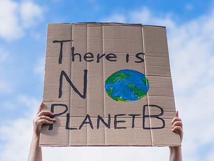 Schild "There is no Planet B"