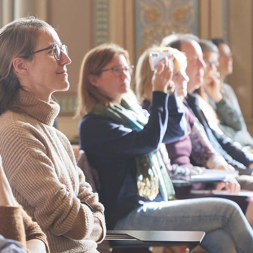 People visiting UZH