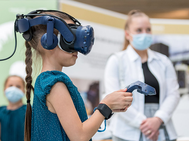 Visitor at the Scientifica