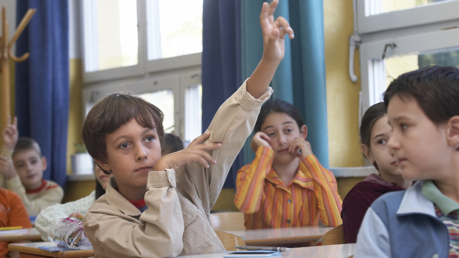 Grafik Kinder im Schulzimmer