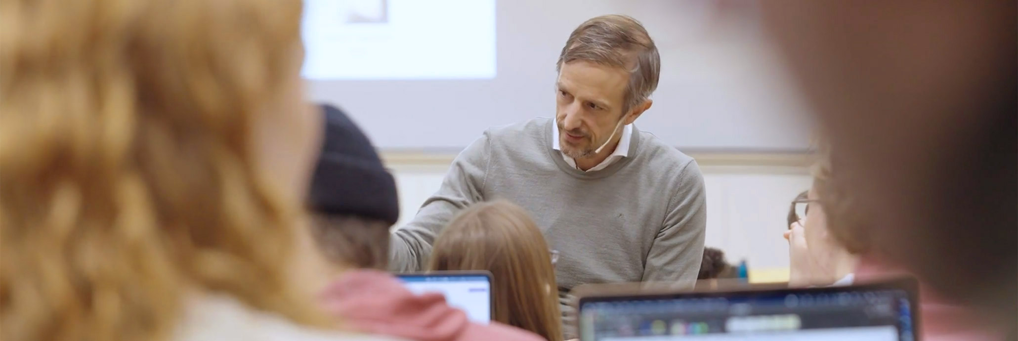 Lehrpreisträger Marc Thommen im Dialog mit Studierenden